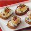 Тосты с сырной начинкой, грушами и орехами