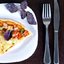 Пицца с беконом и овощами