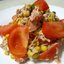 Салат из колбасы с гренками и овощами