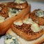 Брускетта с вяленым инжиром и голубым сыром