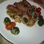 Мясные рулетики с шпинатом и грибным соусом