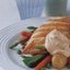 Закуска с консервированной гусиной печенью и овощами