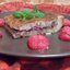 Творожный пирог с клубникой и яблоками