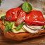 Хрустящая брускетта с печеным болгарским перцем