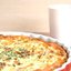 Киш с карамелизованным луком и прошутто