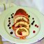 Куриный рулет с белыми грибами и брусникой