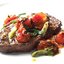 Стейк с помидорами и зеленым луком