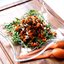 Теплый пряный салат с козьим сыром, тыквой и черной чечевицей