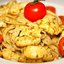 Паста с курицей, соусом песто и кедровыми орешками