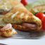 Белковый омлет с креветками и козьим сыром