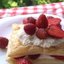 Слойки с творогом и клубникой