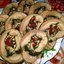 Рулет из индейки со шпинатом и орехами
