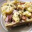 Жареная курица с омлетом и зеленым горошком