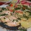Лосось с овощами в горшочке