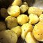 Вареный молодой картофель с петрушкой и оливковым маслом