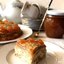 Блинный пирог,запеченый с яблоками и сметаной