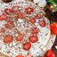 Пицца «Дольче» с клубникой, молочным шоколадом и меренгами
