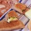 Цельнозерновая лепешка с сыром и зеленым луком