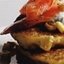 Кукурузные оладьи с копченым лососем и сметанным соусом