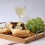порционные тарты с карамельным луком и камамбером