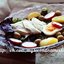 Торт с винным кремом и красной смородиной