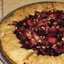 Песочный пирог с яблоками, орехами и вареньем