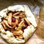 Открытый пирог с брусникой и яблоком