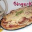 Острая пицца с беконом и луком