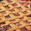 Венгерский пирог с клубничным джемом и орехами