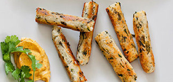 «Пальчики» из щавеля, кинзы и сыра в мультиварке