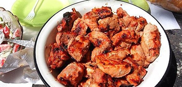Шашлык из свинины в томатно-пряном маринаде