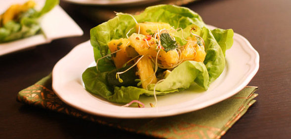 Салат с грибами и ананасами