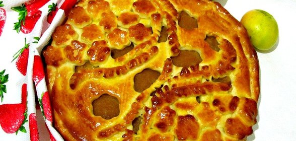 Пирог с яблочным повидлом