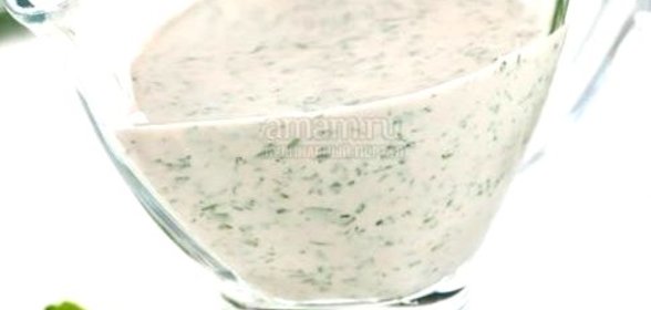 Соус с майонезом, зеленью и чесноком