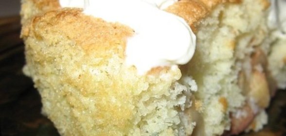 Соус красный с луком и огурцами