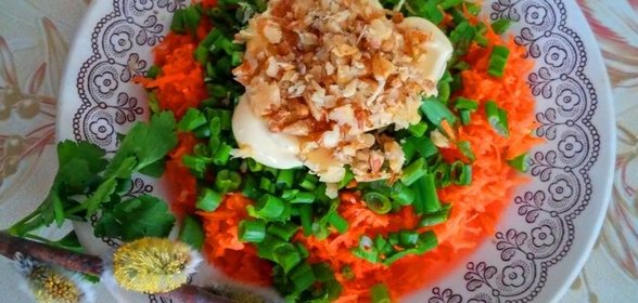 Салат из лука-батуна с морковью
