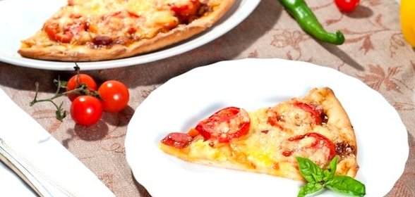 Пицца с салями