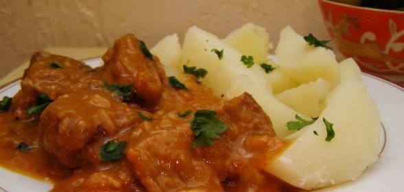 Соус из свекольной ботвы