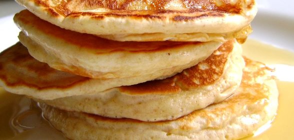 Оладьи на молоке с яблоками