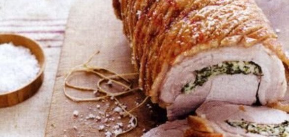Лапшевник с орехами, изюмом и вареньем