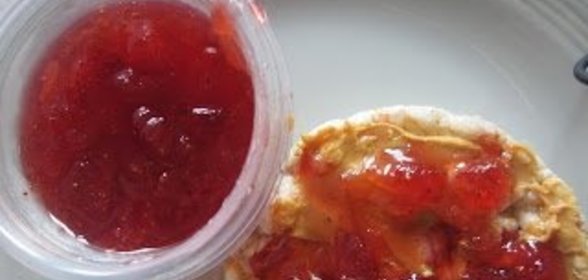 Густое клубничное варенье в мультиварке на зиму