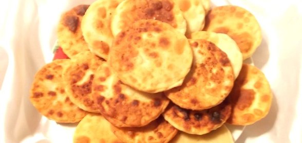 Мини лепёшки с гречкой и аджикой