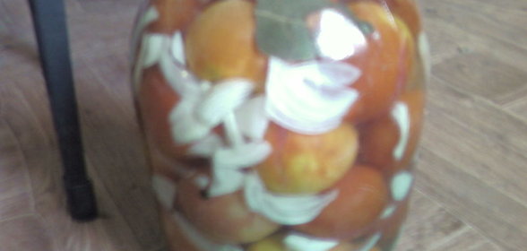 Помидоры с луком