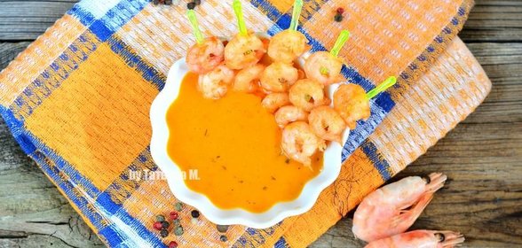 Креветки с морковным соусом