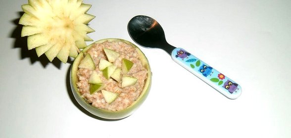 Овсяная каша в яблоке