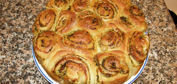 Булочки песто ( розочки песто )