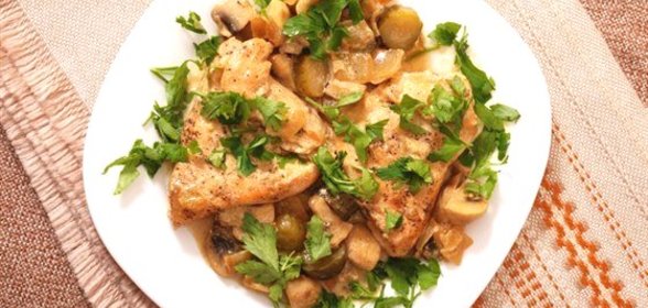 Гужоны из копченой курицы с чесночным айоли