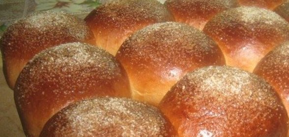 Сдобные булочки с сахаром