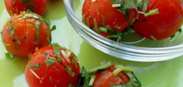 Малосольные помидоры черри