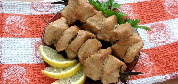 Куриные шашлычки на шпажках из розмарина